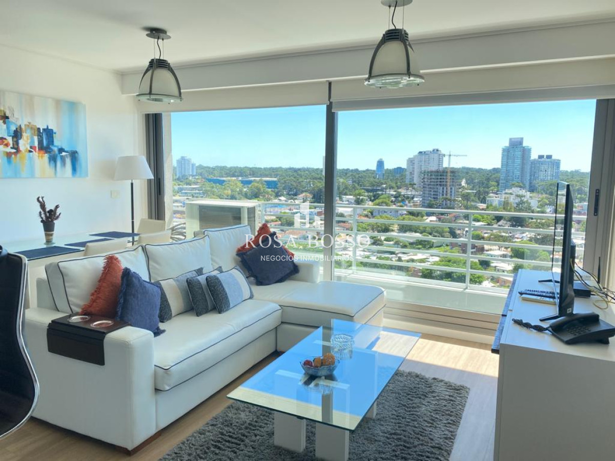 Apartamento 2 dormitorios 2 baños Garaje Playa mansa  Punta del Este. - RBS6271A