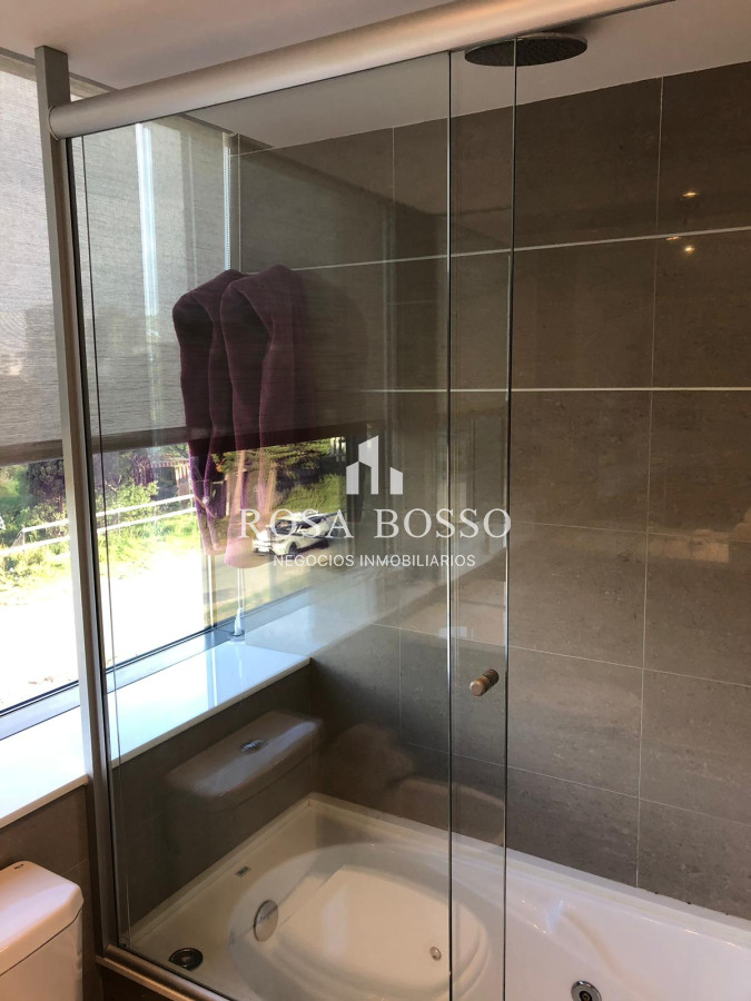 Apartamento ID.5025 - VENTA, Apartamento, 3 dormitorios, Punta del Este, Uruguay, con terraza