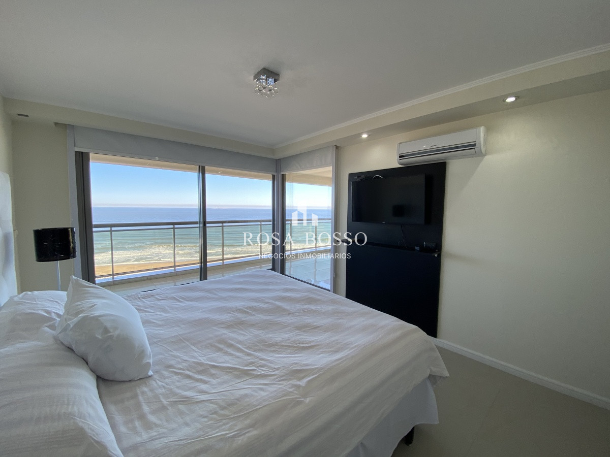 Apartamento ID.5741 - Apartamento 4 dormitorios  Garaje  vista Playa Brava  Punta del Este, Uruguay