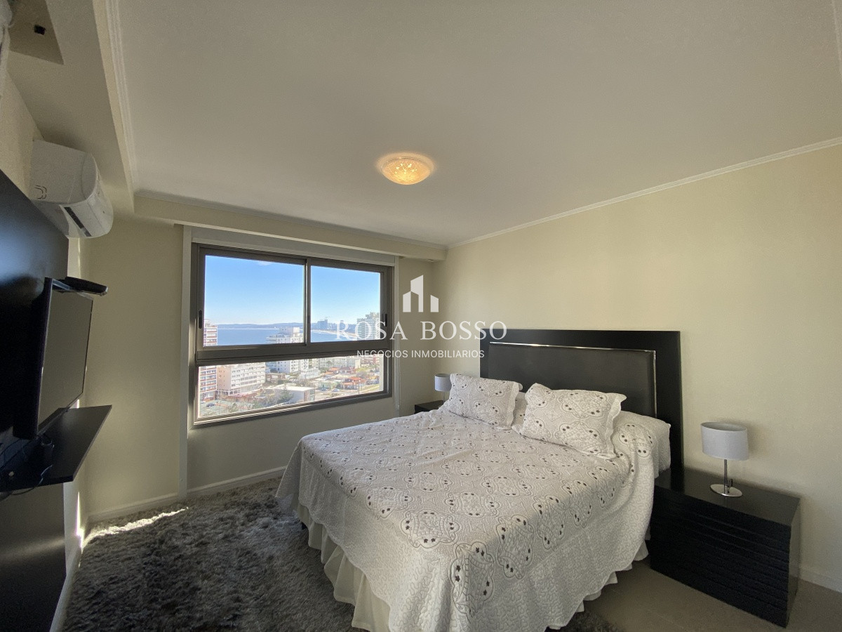 Apartamento ID.5741 - Apartamento 4 dormitorios  Garaje  vista Playa Brava  Punta del Este, Uruguay