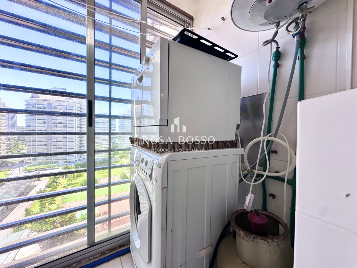 Apartamento ID.2568 - Venta Apartamento 2 dormitorios Punta del Este Brava piso alto
