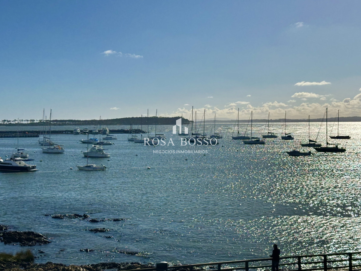 Apartamento ID.9882 - Apartamento en Alquiler Exclusivo 4 Dormitorios Península, Punta del Este