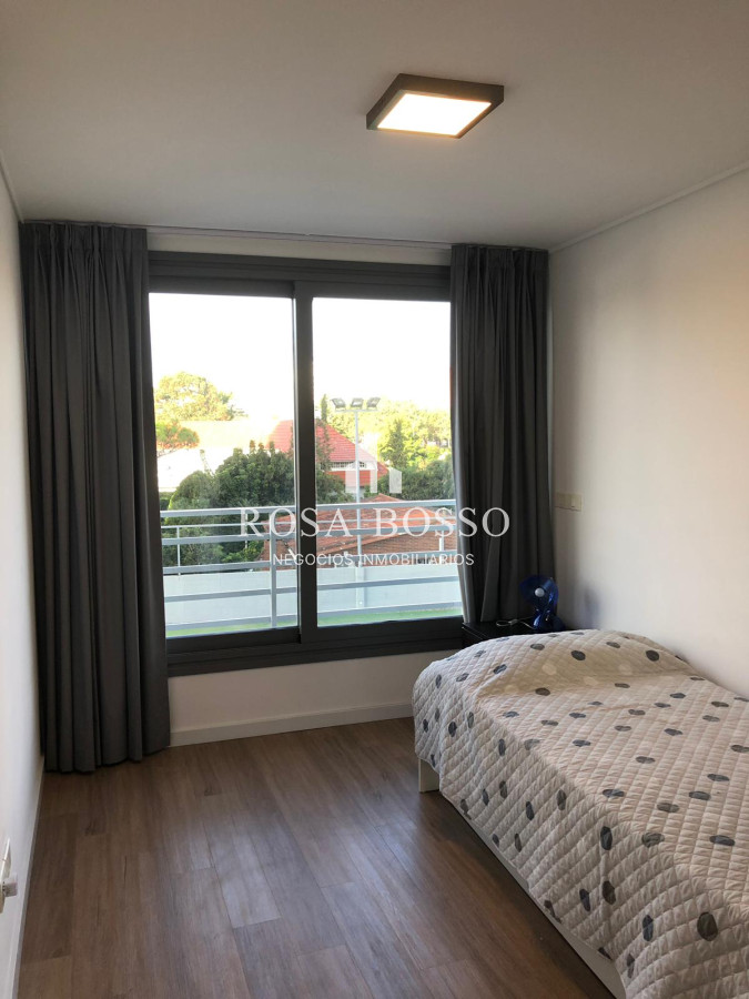 Apartamento ID.5025 - VENTA, Apartamento, 3 dormitorios, Punta del Este, Uruguay, con terraza