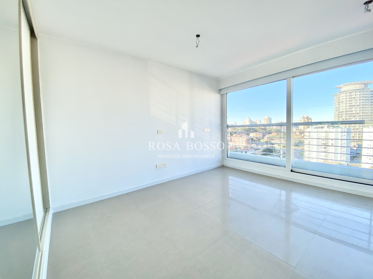 Apartamento ID.5334 - Apartamento, Venta, 3 dormitorios, Playa mansa, Punta del Este