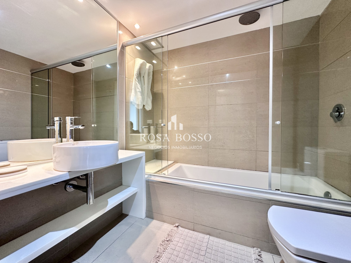 Apartamento ID.5344 - Apartamento Alquiler 3 dormitorios Mansa Punta del Este Alexander Collection