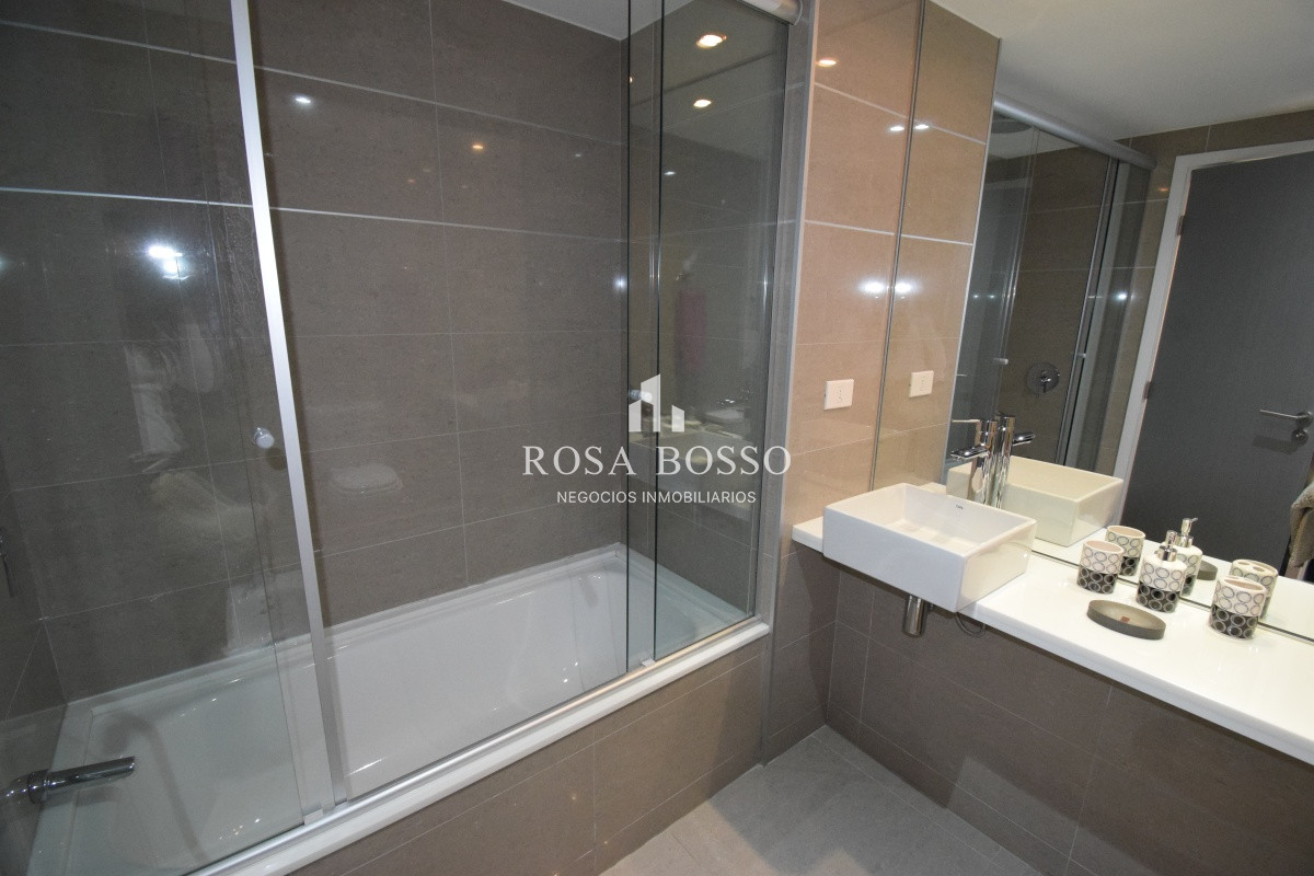 Apartamento ID.5041 - VENTA, apartamento, 2 dormitorios, Mansa, Punta del Este, Uruguay.