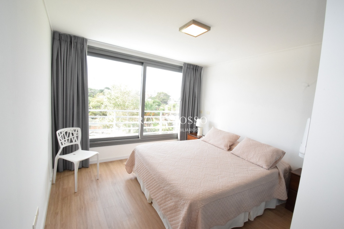 Apartamento ID.5041 - VENTA, apartamento, 2 dormitorios, Mansa, Punta del Este, Uruguay.