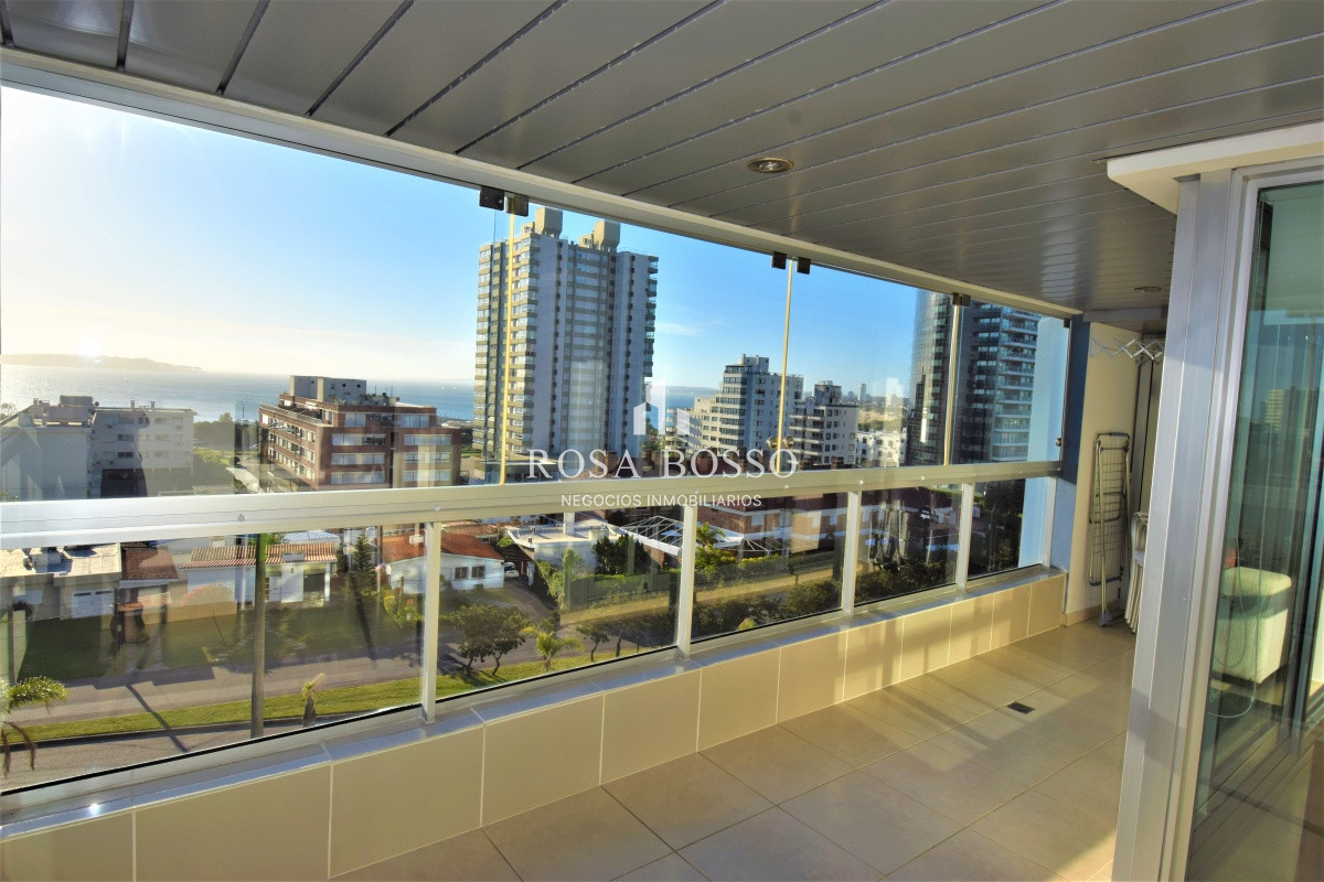Apartamento ID.4976 - Apto, con hermosa ubicación, cerquita de todo, conrad, gorlero, playa, certros comerciales y más. 