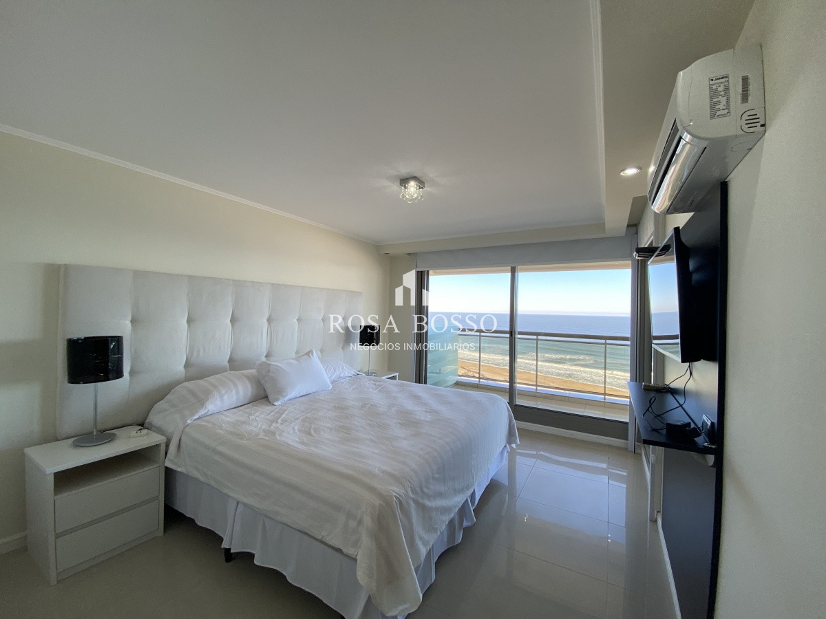 Apartamento ID.5741 - Apartamento 4 dormitorios  Garaje  vista Playa Brava  Punta del Este, Uruguay