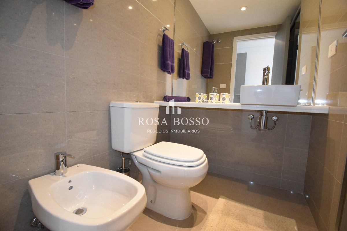 Apartamento ID.5041 - VENTA, apartamento, 2 dormitorios, Mansa, Punta del Este, Uruguay.