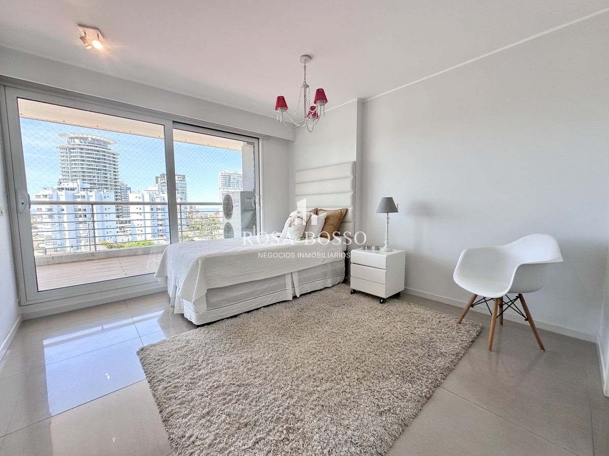 Apartamento ID.5040 - Apartamento Venta 3 dormitorios Punta del Este Mansa