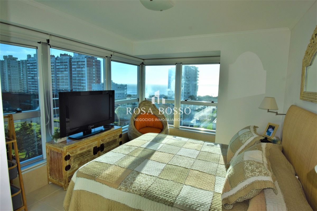 Apartamento ID.4976 - Apto, con hermosa ubicación, cerquita de todo, conrad, gorlero, playa, certros comerciales y más. 