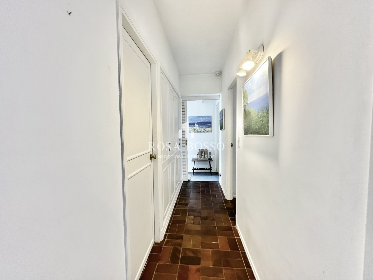 Apartamento ID.8864 - Apartamento Venta 4 dormitorios Península Punta del Este con Vista