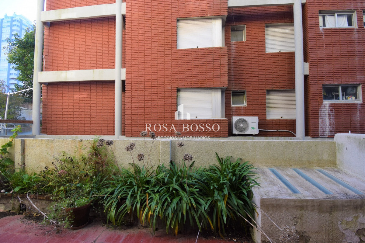 Apartamento ID.1957 - VENTA, Apartamento, 2 dormitorios, Península, Punta del Este, Uruguay