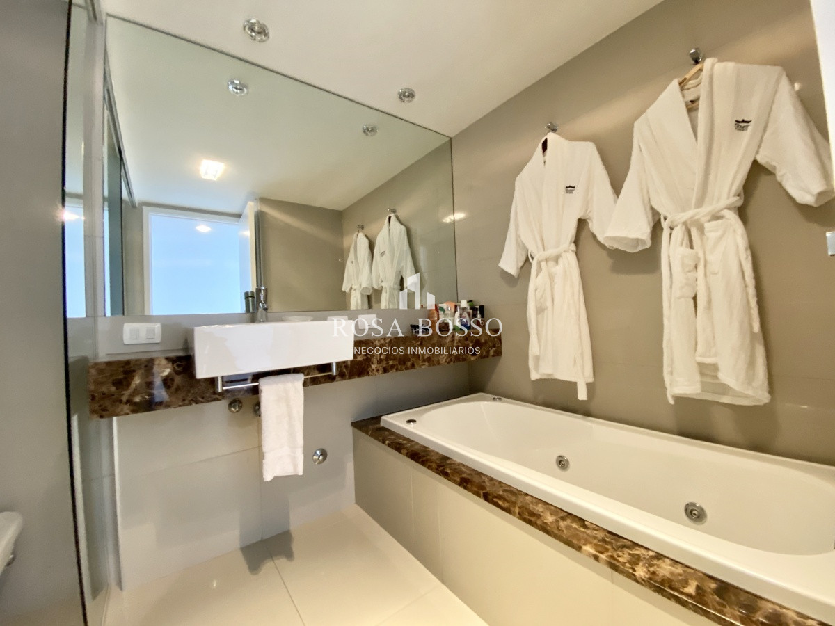 Apartamento ID.5813 - Espectacular Apartamento frente a playa brava 