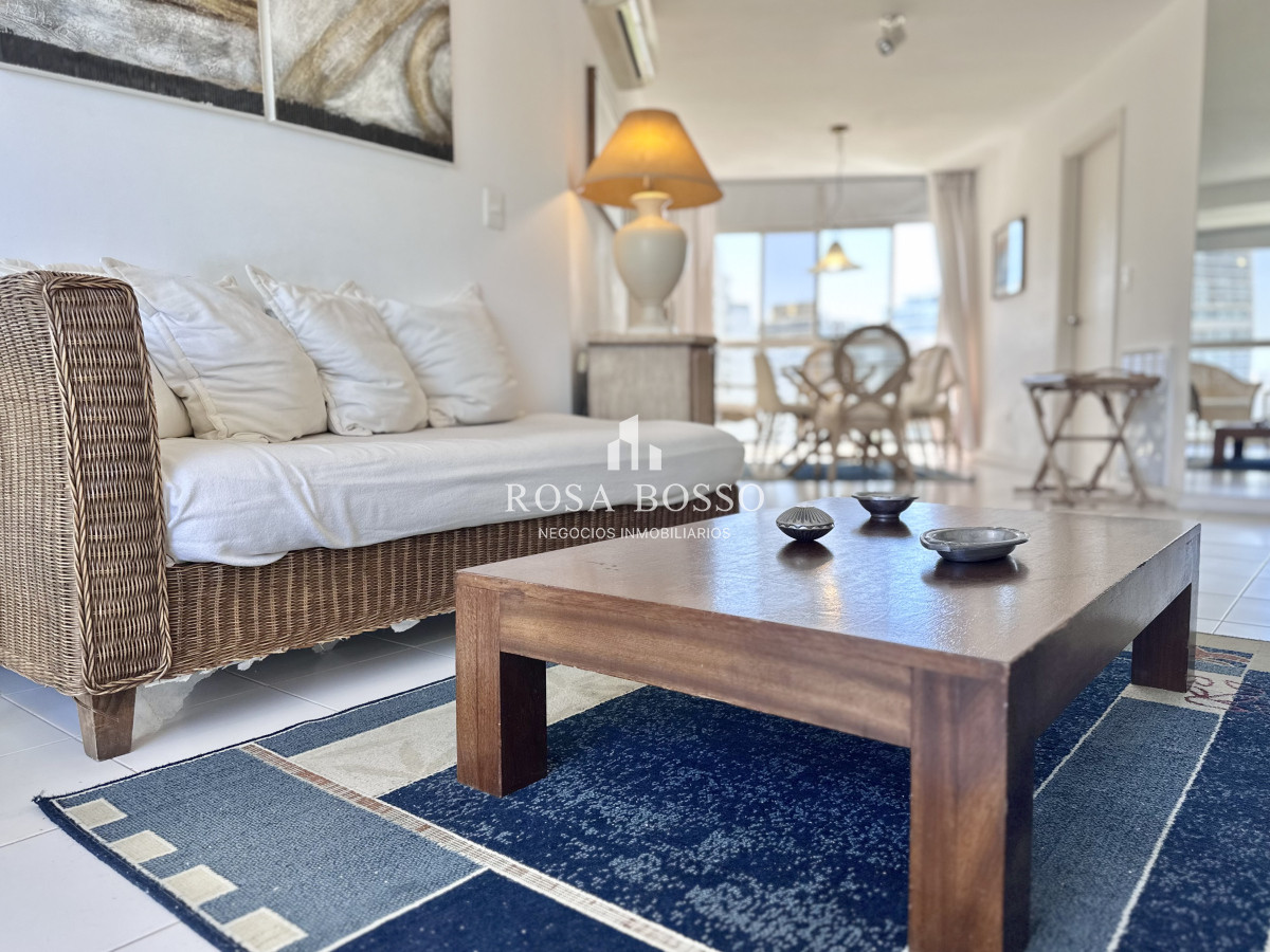 Apartamento ID.2568 - Venta Apartamento 2 dormitorios Punta del Este Brava piso alto
