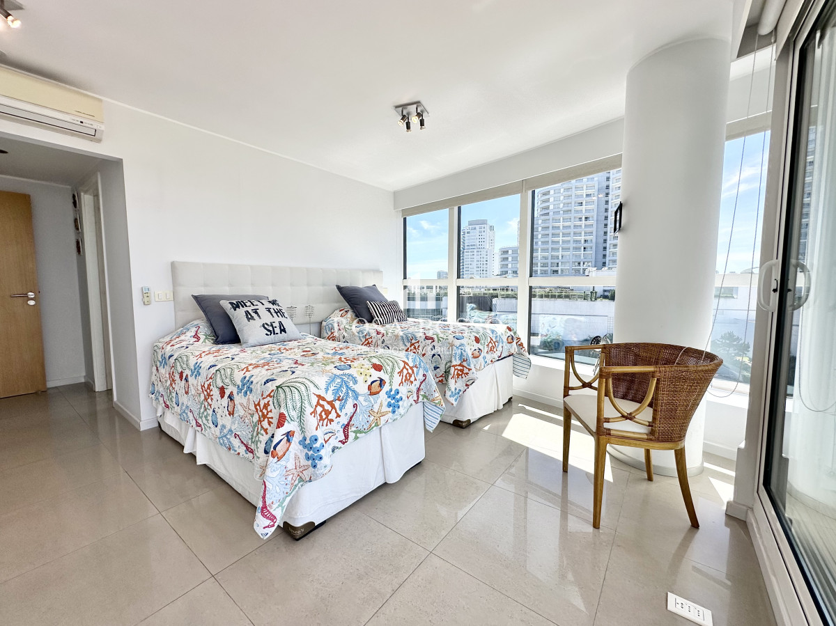 Apartamento ID.5040 - Apartamento Venta 3 dormitorios Punta del Este Mansa
