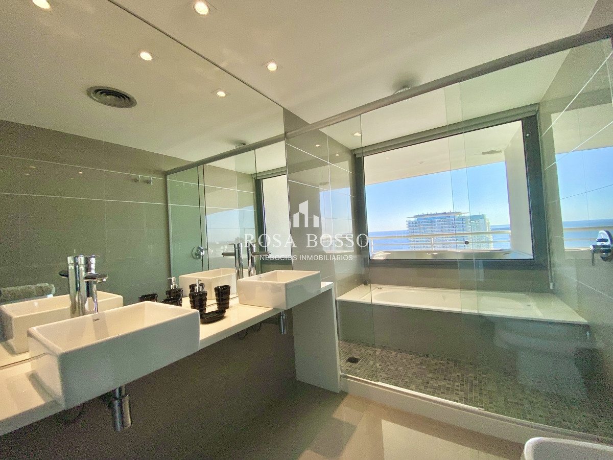 Apartamento ID.5042 - Penthouse Duplex Venta 4 dormitorios Punta del Este Mansa