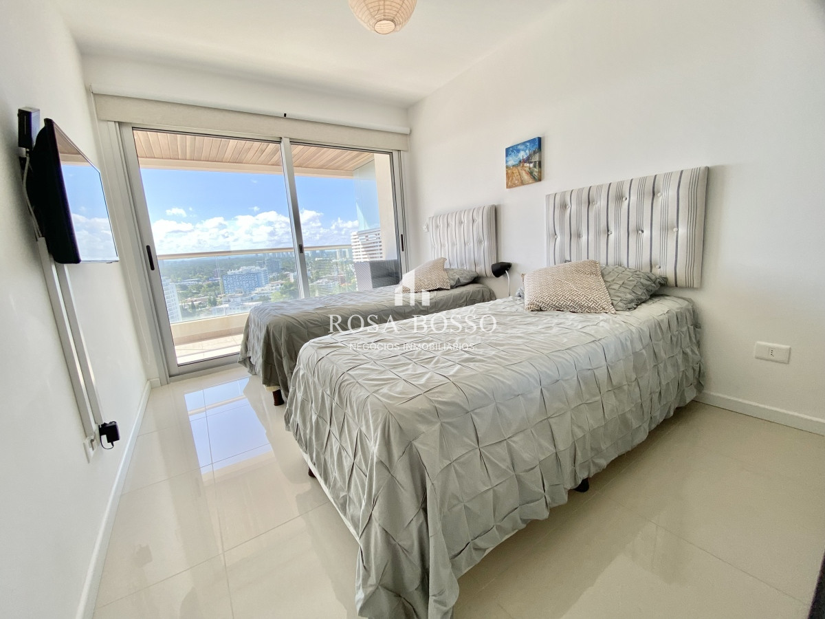 Apartamento ID.8866 - Alquiler, Apartamento, 3 dormitorios, Icon Brava, Punta del Este, Uruguay