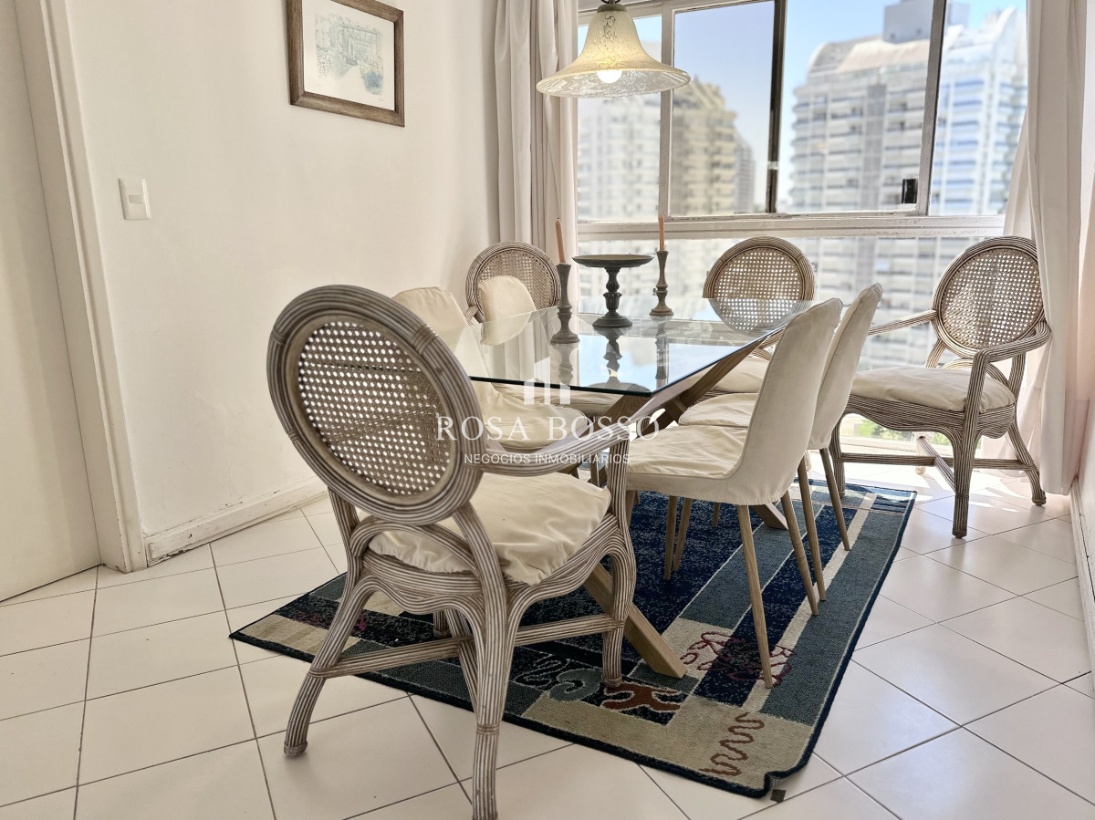 Apartamento ID.2568 - Venta Apartamento 2 dormitorios Punta del Este Brava piso alto