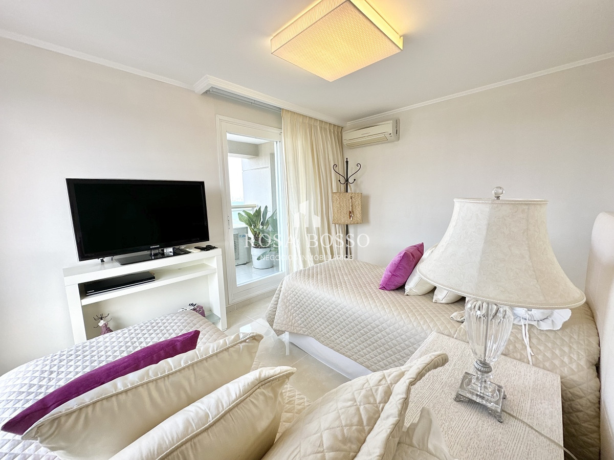 Apartamento ID.9348 - Apartamento Le Jardín Venta 3 dormitorios  Mansa  Punta del Este