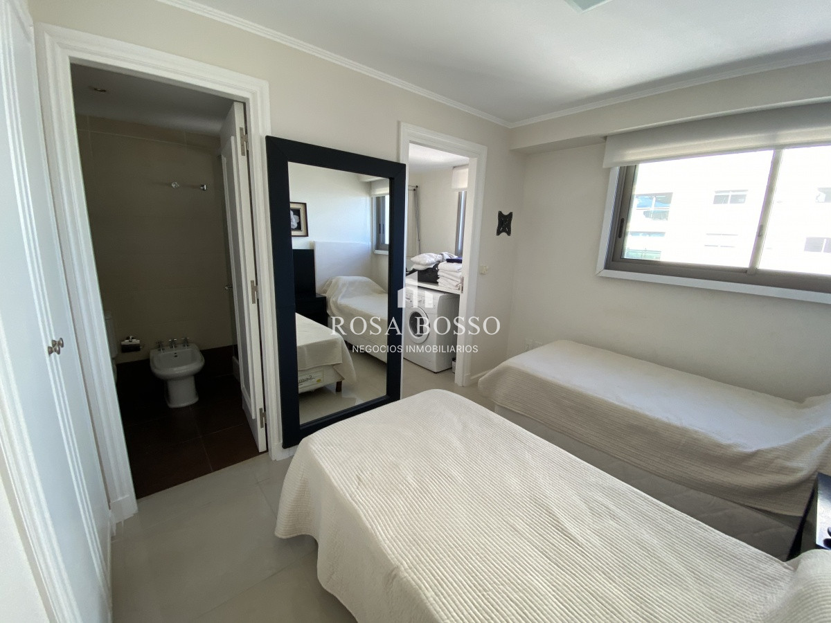 Apartamento ID.2546 - Apartamento Venta alquiler 3 dormitorios Brava Punta del Este