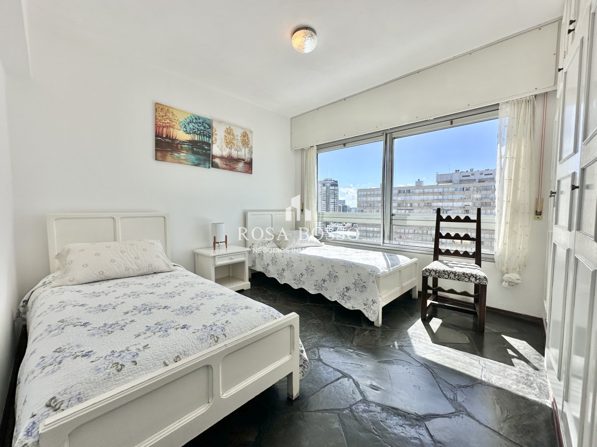 Apartamento ID.1777 - Apartamento Venta 2 dormitorios y medio Península Punta del Este