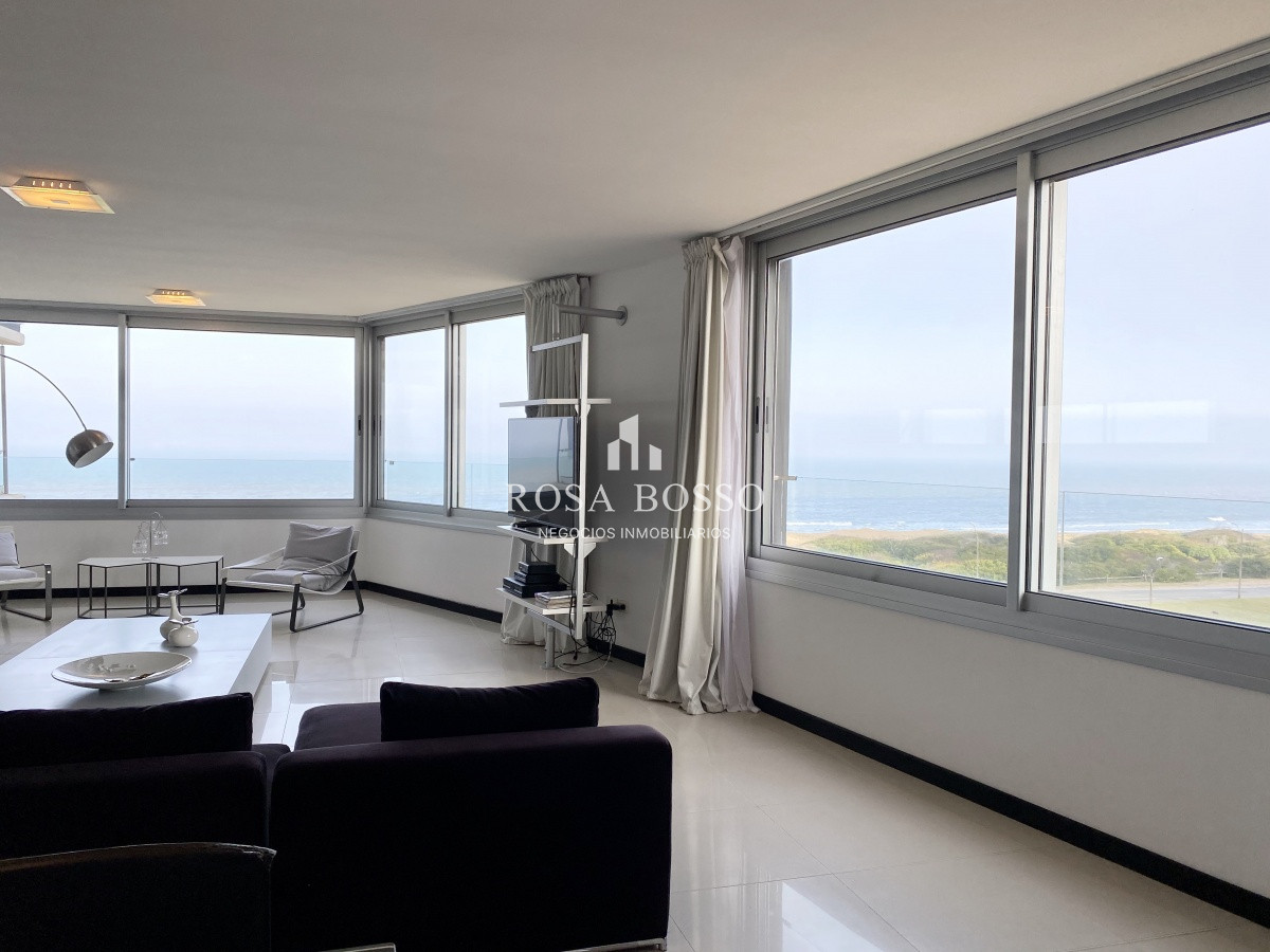 Apartamento ID.5813 - Espectacular Apartamento frente a playa brava 