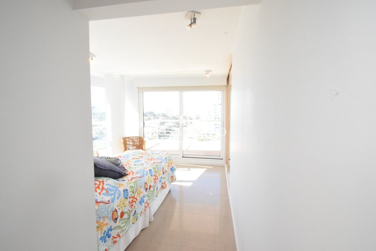 Apartamento ID.5040 - Apartamento, Venta, 3 dormitorios, Punta del Este, Mansa