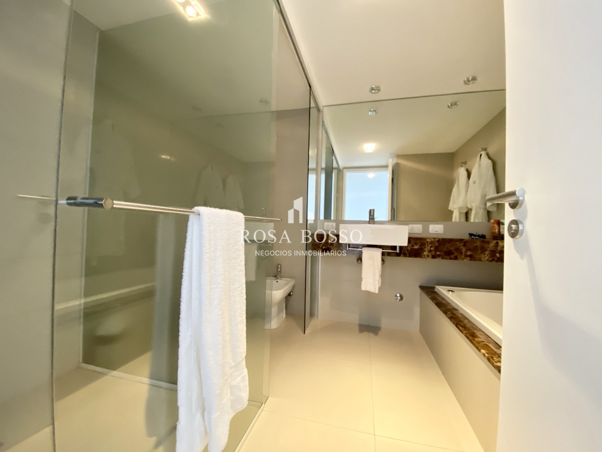 Apartamento ID.5813 - Espectacular Apartamento frente a playa brava 