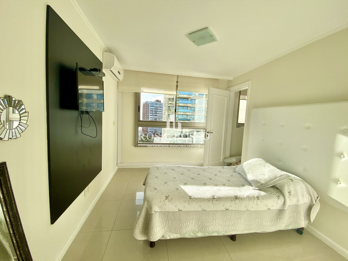 Apartamento ID.1293 -  Apartamento  3 dormitorios  Península Punta del Este Uruguay