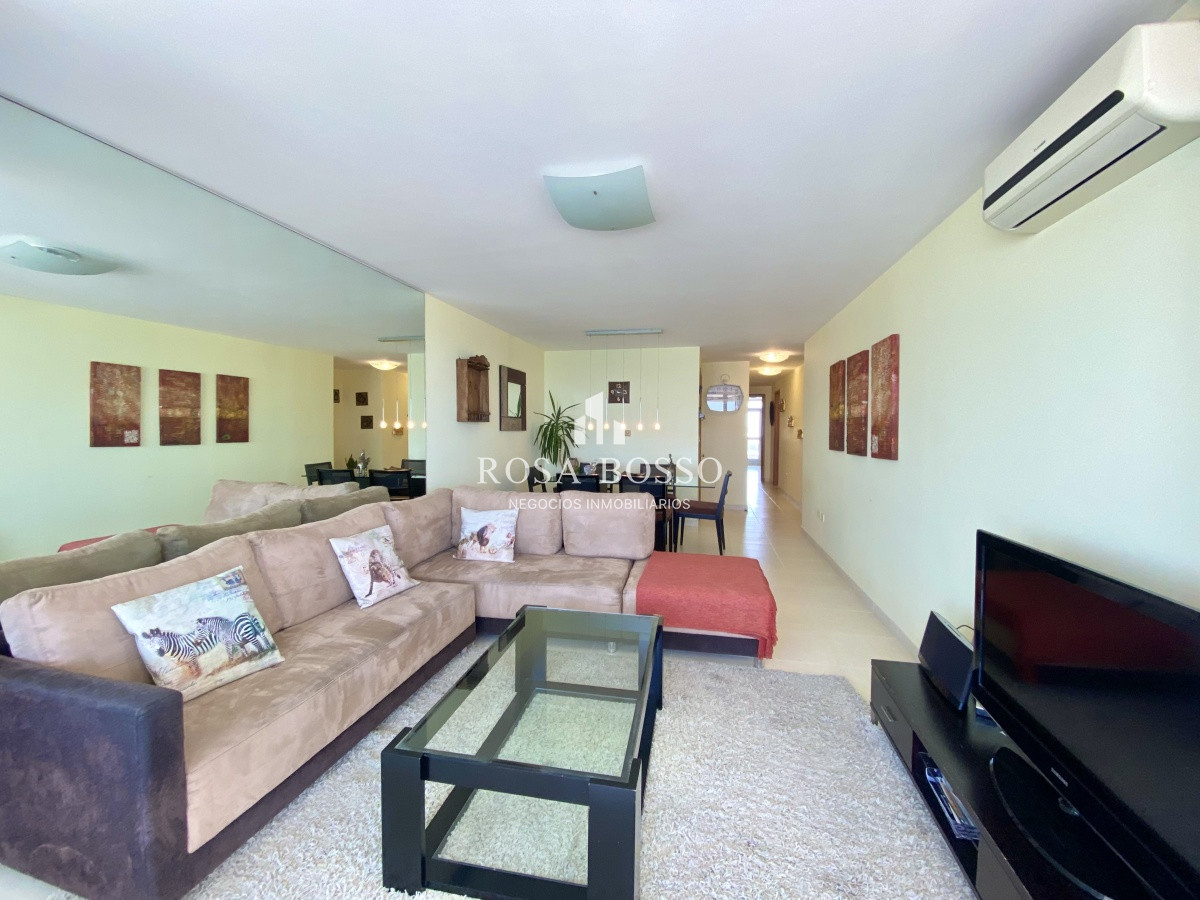Apartamento ID.2197 - Apartamento, Venta, 2 dormitorios, Mansa, Punta del Este, piso alto