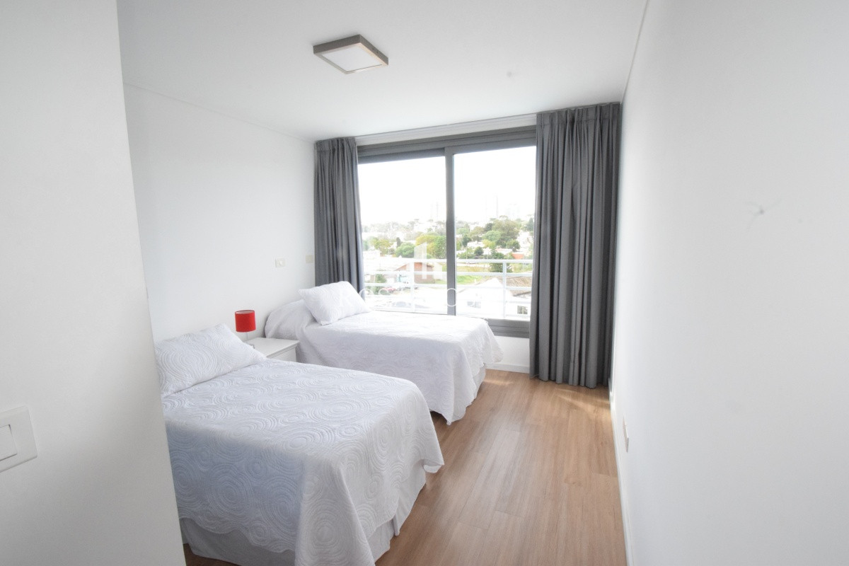 Apartamento ID.5041 - VENTA, apartamento, 2 dormitorios, Mansa, Punta del Este, Uruguay.