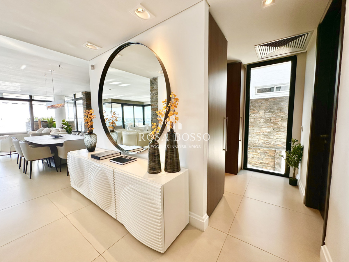 Apartamento ID.9882 - Apartamento en Alquiler Exclusivo 4 Dormitorios Península, Punta del Este