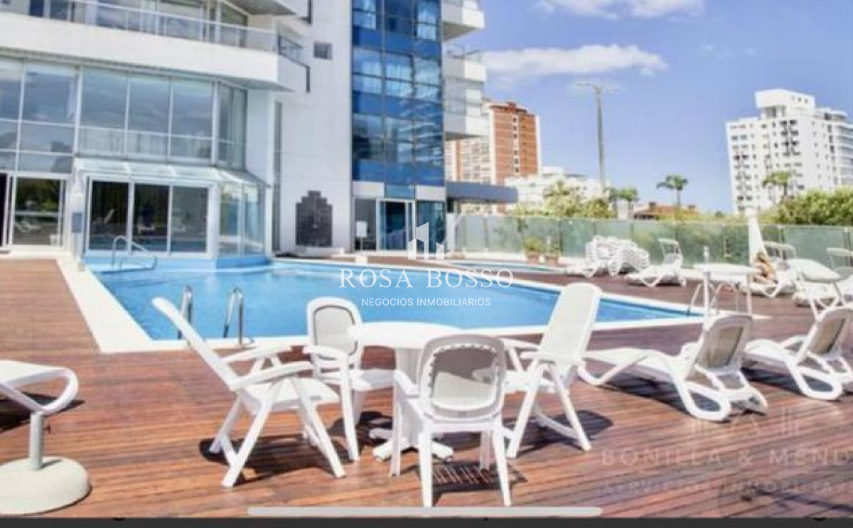 Apartamento ID.4976 - Apto, con hermosa ubicación, cerquita de todo, conrad, gorlero, playa, certros comerciales y más. 