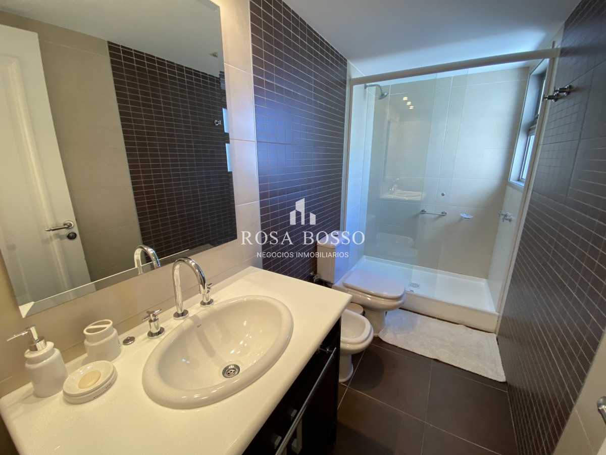 Apartamento ID.2546 - Apartamento Venta alquiler 3 dormitorios Brava Punta del Este