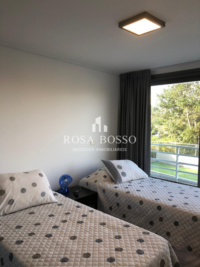 Apartamento ID.5025 - VENTA, Apartamento, 3 dormitorios, Punta del Este, Uruguay, con terraza