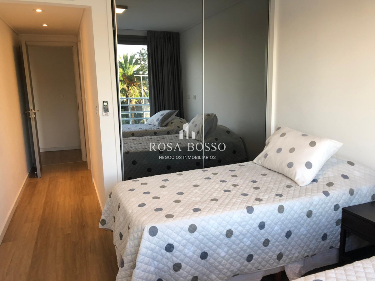 Apartamento ID.5025 - VENTA, Apartamento, 3 dormitorios, Punta del Este, Uruguay, con terraza
