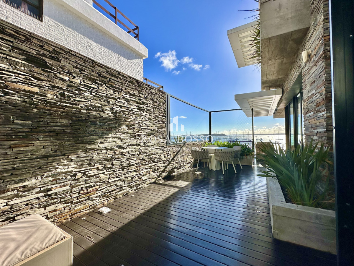 Apartamento ID.9882 - Apartamento en Alquiler Exclusivo 4 Dormitorios Península, Punta del Este