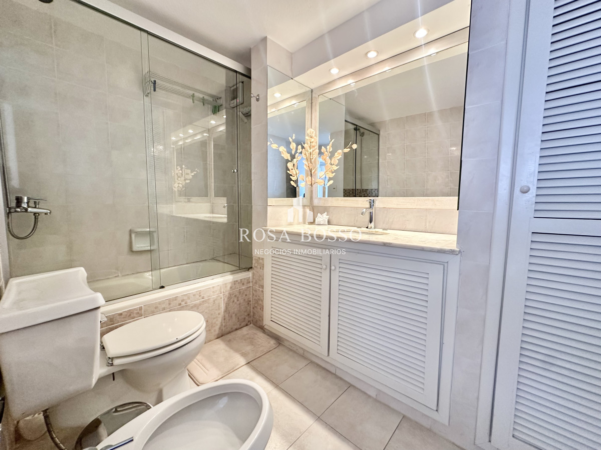 Apartamento ID.3010 - Apartamento Venta 2 dormitorios Península Punta del Este