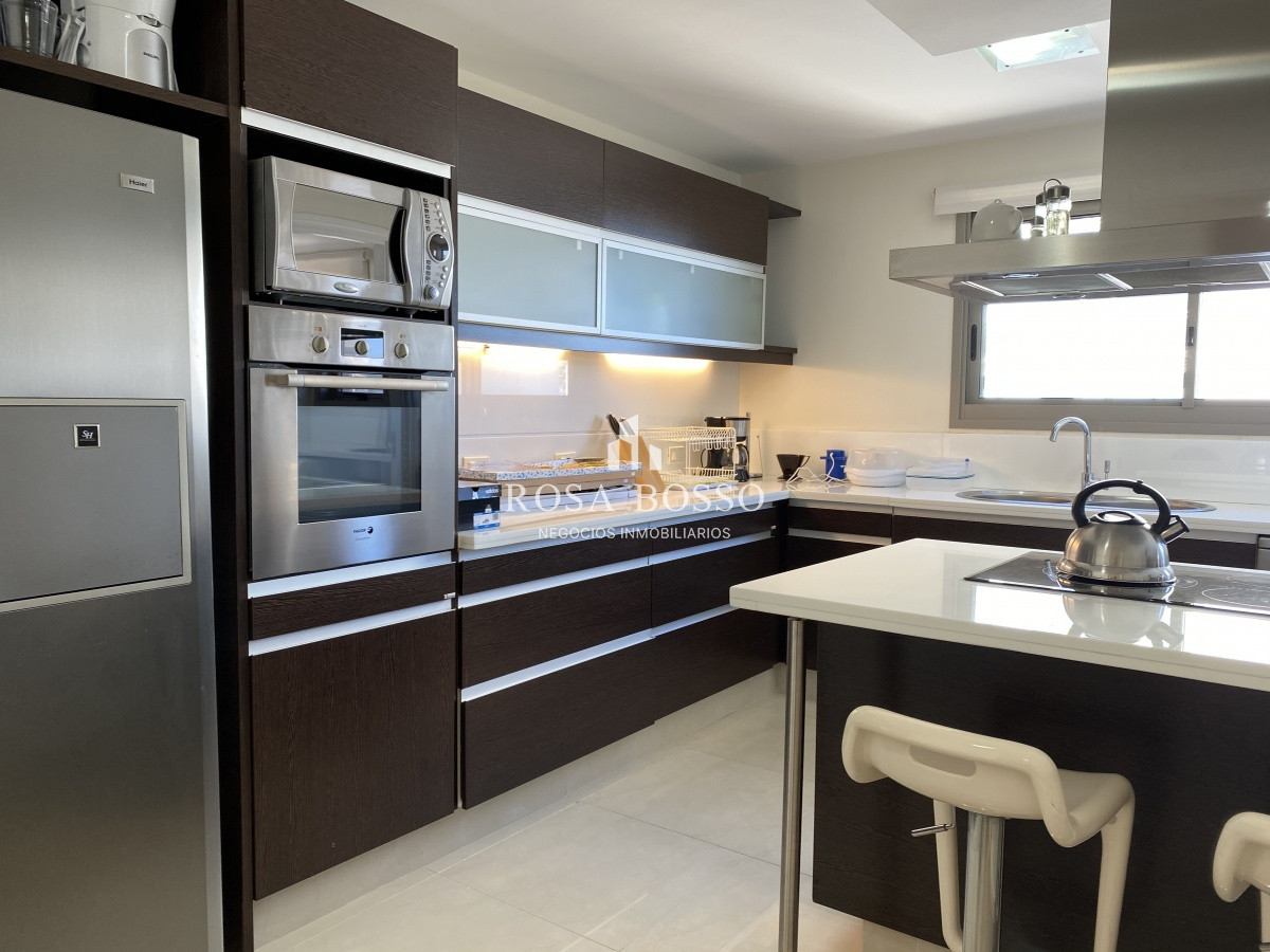 Apartamento ID.2546 - Apartamento Venta alquiler 3 dormitorios Brava Punta del Este