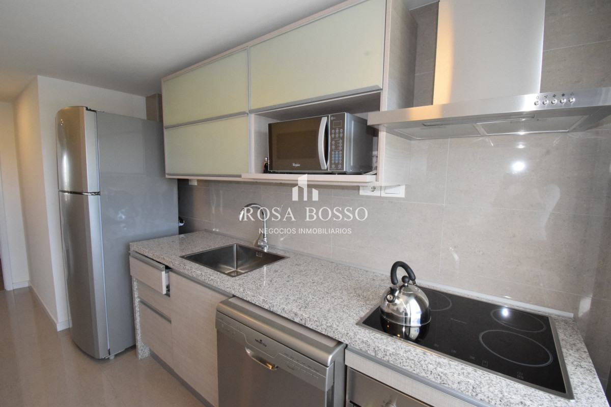 Apartamento ID.5041 - VENTA, apartamento, 2 dormitorios, Mansa, Punta del Este, Uruguay.