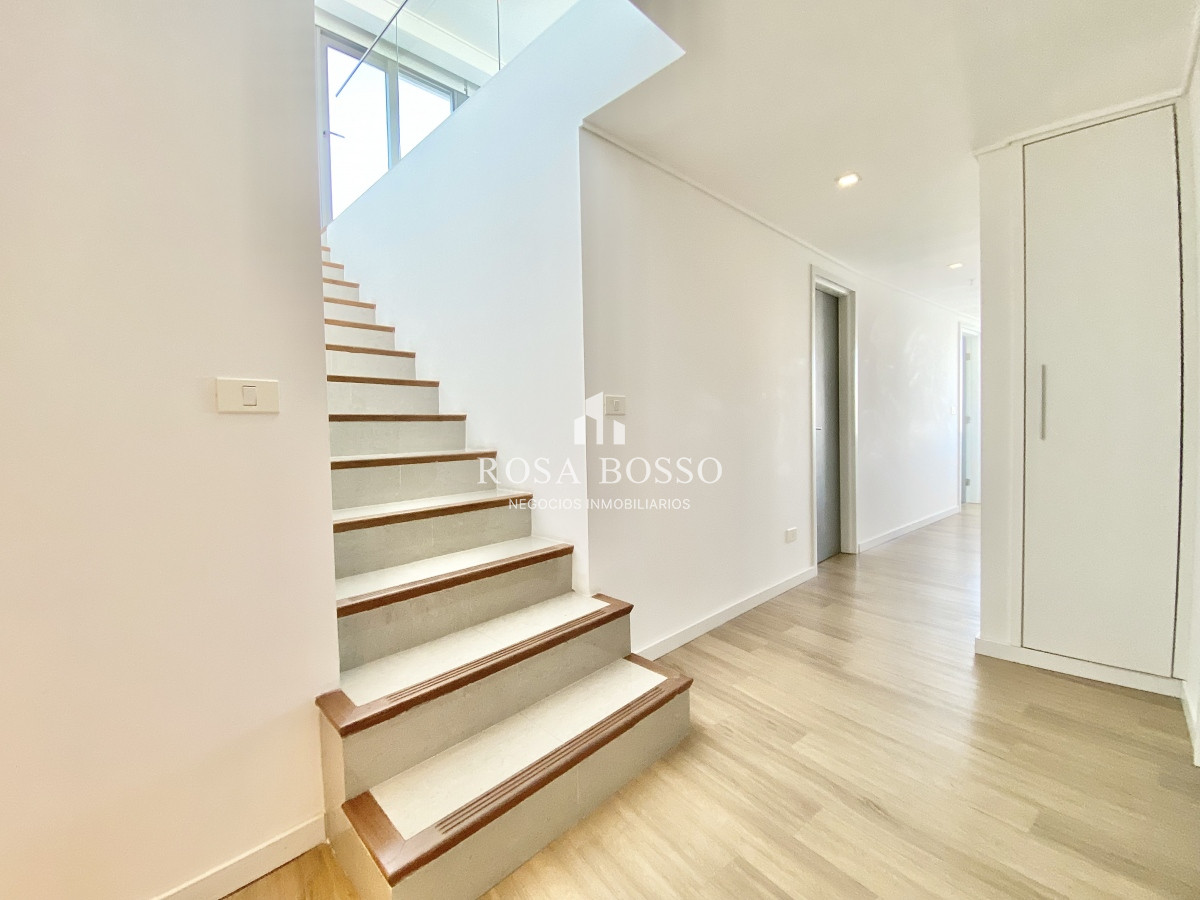Apartamento ID.5042 - Penthouse Duplex Venta 4 dormitorios Punta del Este Mansa