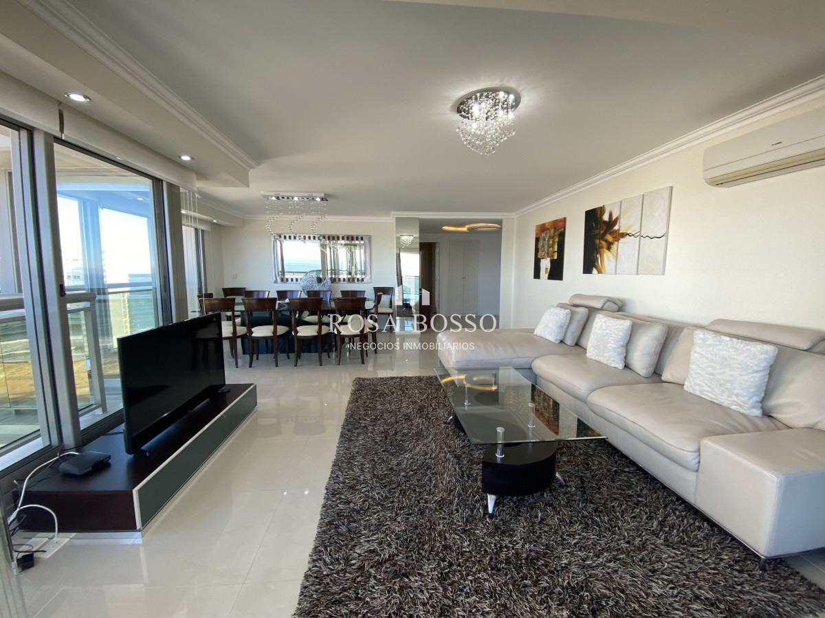 Apartamento ID.5741 - Apartamento 4 dormitorios  Garaje  vista Playa Brava  Punta del Este, Uruguay