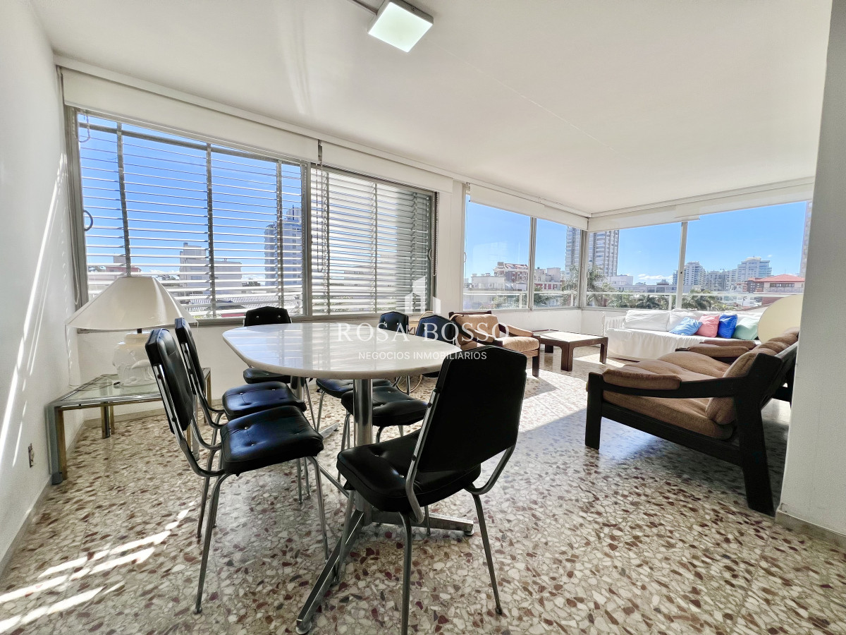 Apartamento ID.9712 - Apartamento Venta 2 dormitorios Península Punta del Este