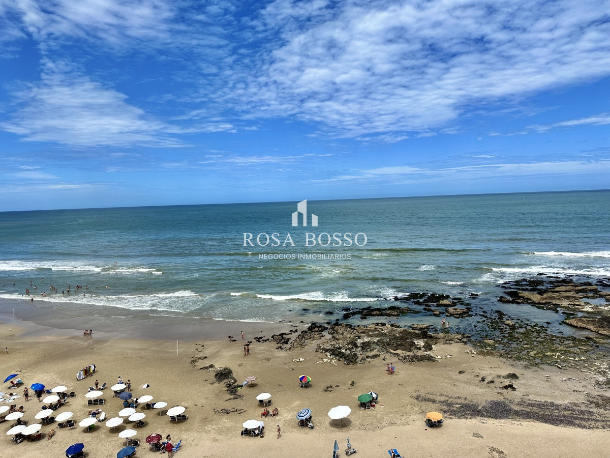 Apartamento ID.8864 - Apartamento Venta 4 dormitorios Península Punta del Este con Vista