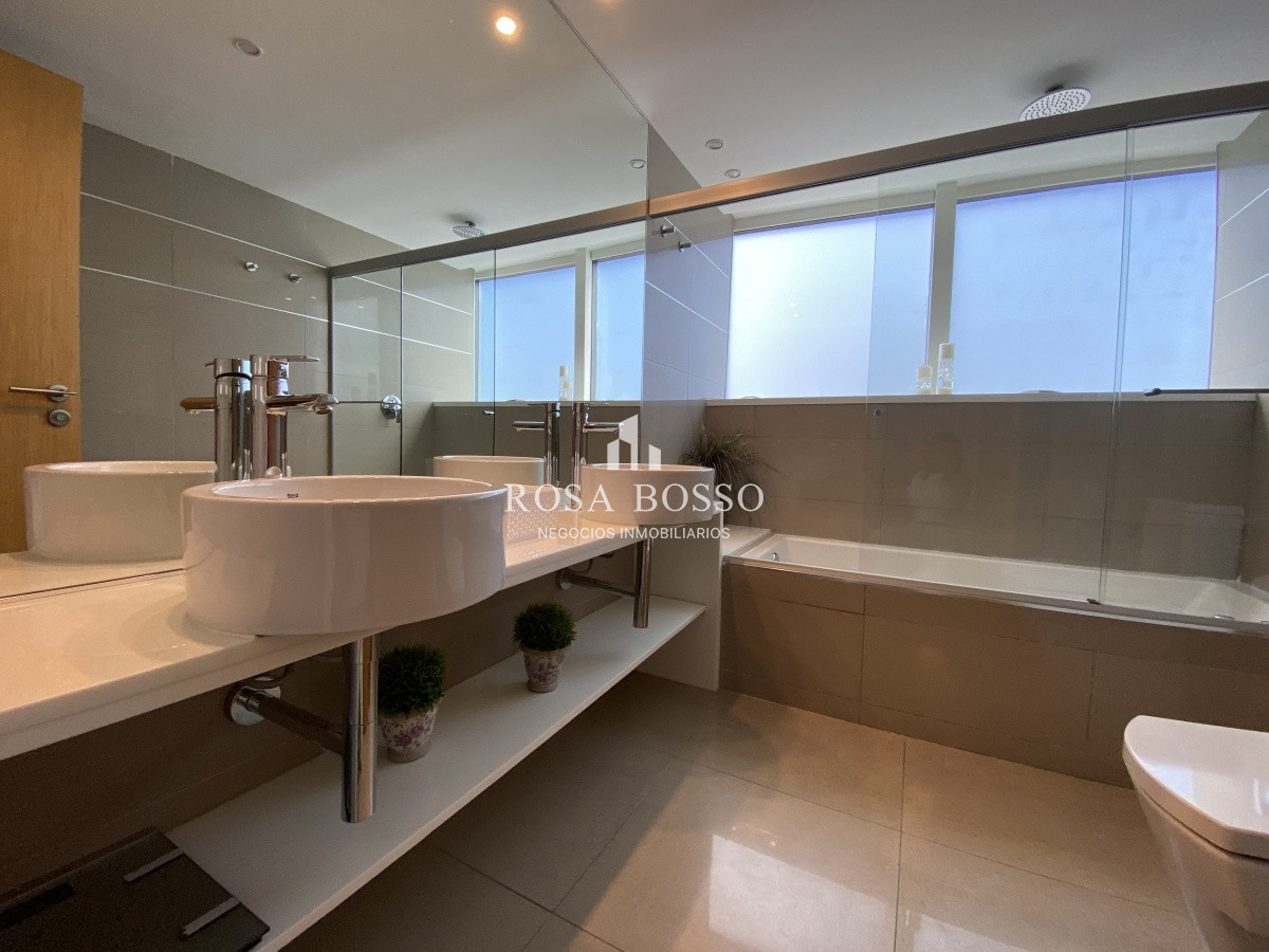 Apartamento ID.8115 - Apartamento 3 dormitorios 4 baños  Punta del Este 