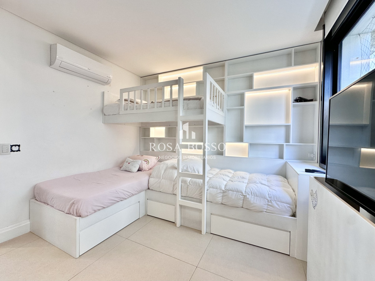 Apartamento ID.9882 - Apartamento en Alquiler Exclusivo 4 Dormitorios Península, Punta del Este