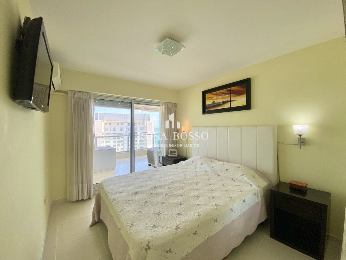 Apartamento ID.2197 - Apartamento, Venta, 2 dormitorios, Mansa, Punta del Este, piso alto