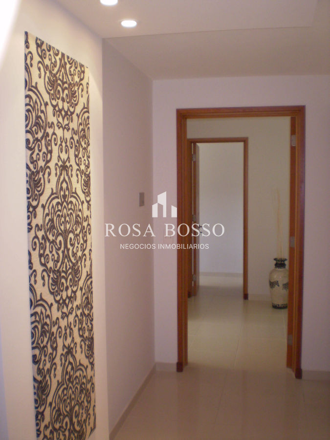 Apartamento ID.1258 - VENTA, Apartamento, 2 dormitorios y garaje, Punta del Este, Uruguay